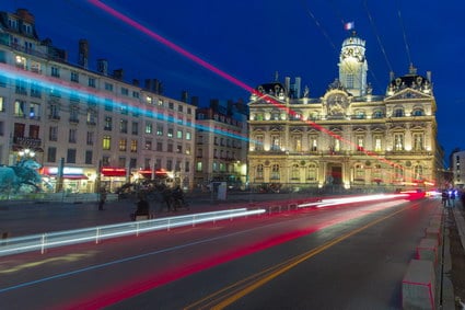Photographie d'illustration corporate Lyon — banque images sur mesure secteur activité
