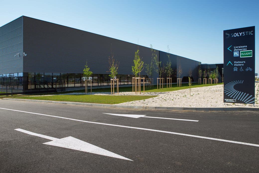 Façade bâtiment industriel Solystic Alixan Drôme — reportage BTP Romain Rubini