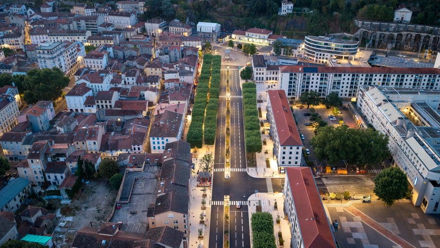 Vue aérienne par drone d'un chantier de voirie à Vienne (38) réalisé par Colas — Romain Rubini télépilote professionnel